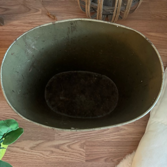 1926 Good Housekeeping Waste Basket - Picture 3 of 7